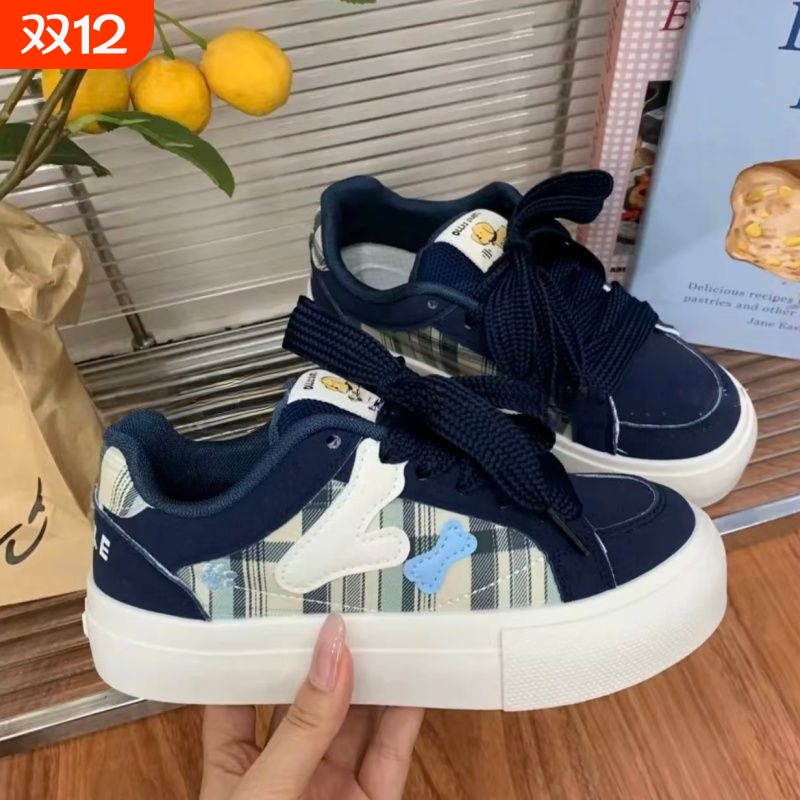 板鞋女春秋新款赵露思同款小香风休闲百搭面包板鞋小众帆布鞋子女