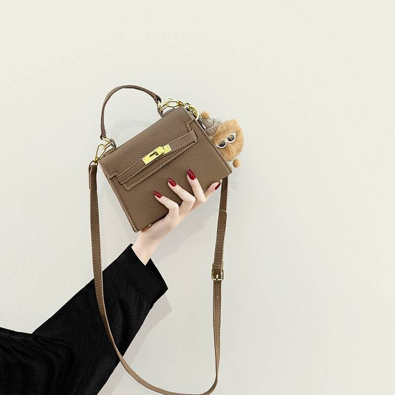 爱玛女仕今年流行小包包女春夏百搭新款质感单肩斜挎包爆款手提凯