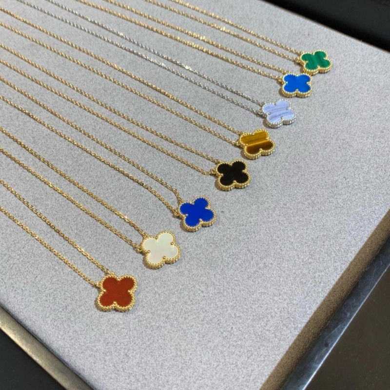 四叶草项链女红玉髓镭射