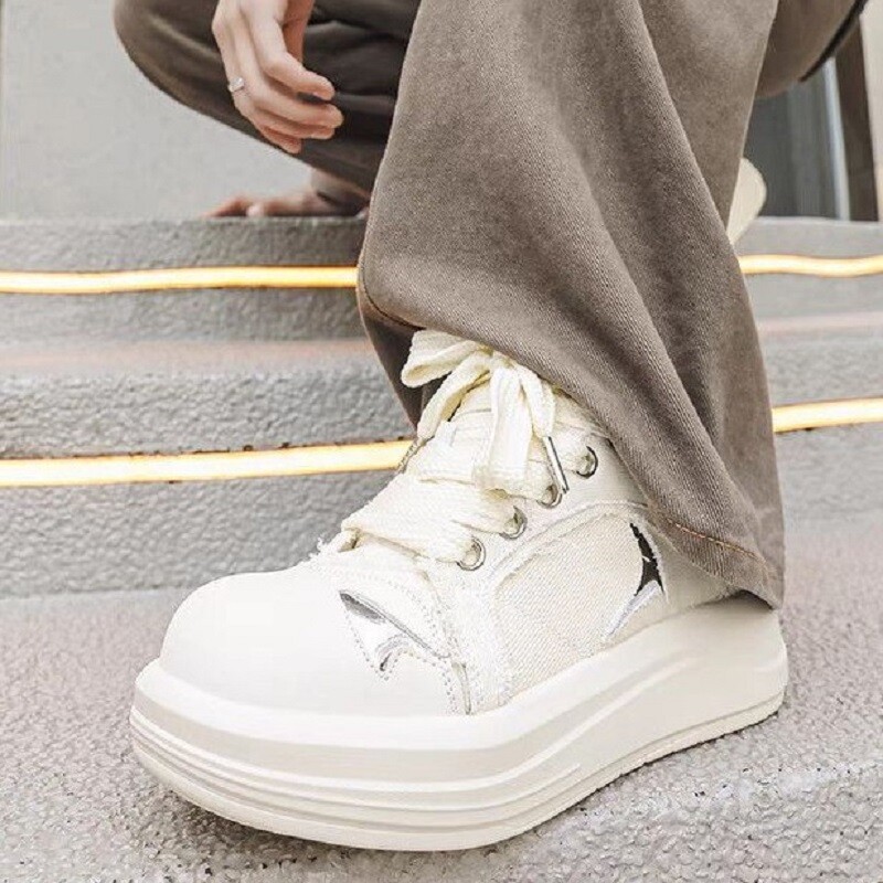 2025新款厚底百搭增高休闲板鞋情侣款透气百搭笑脸板鞋大头帆布鞋