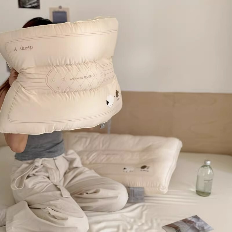 羊绒蛋白枕头护颈椎助睡眠成人家用一对枕芯不塌陷睡觉专用舒适