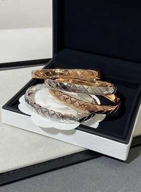 轻奢高级V金CNC版本18K小香风菱格手镯女coco网纹镶钻手环不掉色