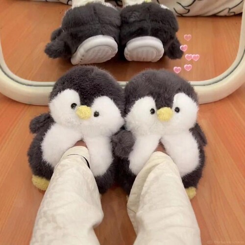 企鹅图案毛毛绒保暖棉拖鞋