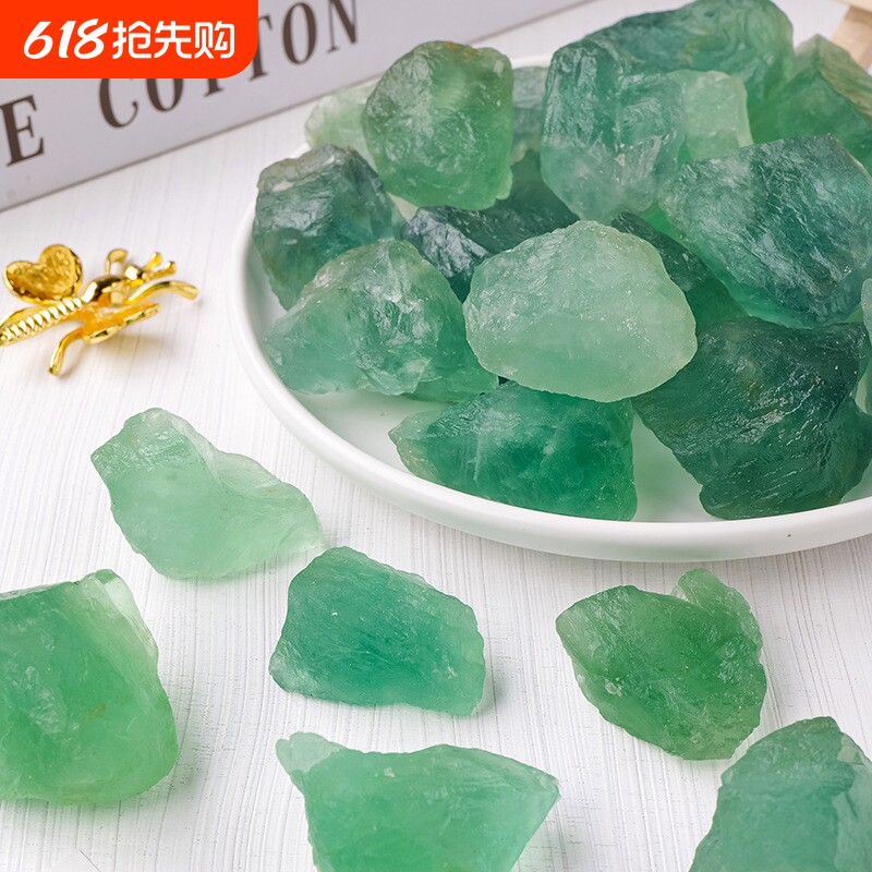 天然绿萤石原石碎石裸石吊坠原矿石香薰扩香石水晶矿物教学标本