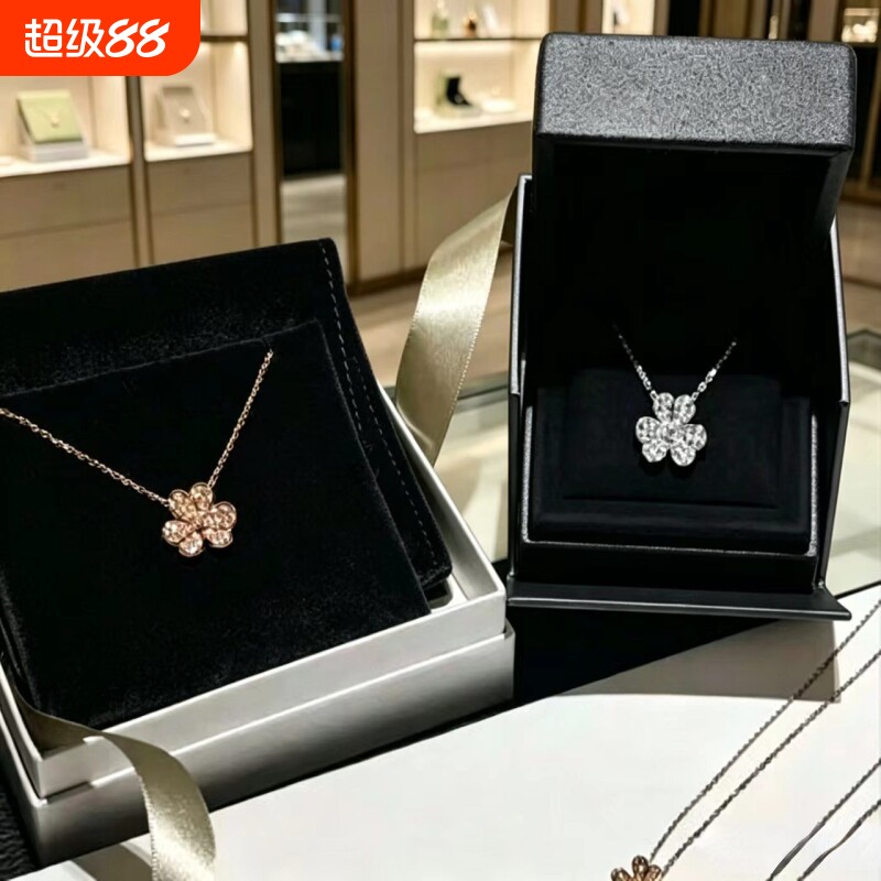 轻奢满钻三叶草项链玫瑰金锁骨链简约百搭小众颈链钻石太阳花白金图片