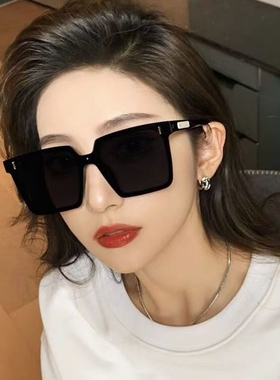 新款方形墨镜女士韩版潮流圆脸显瘦开车专用防紫外线黑色太阳眼镜