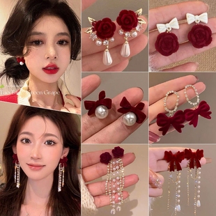 新年气质酒红色植绒蝴蝶结花朵耳环女小众耳钉秋冬百搭高级感耳饰