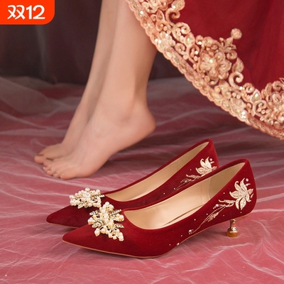 红色婚鞋女低跟中式婚礼秀禾服新娘鞋孕妇不累脚新款结婚高跟鞋