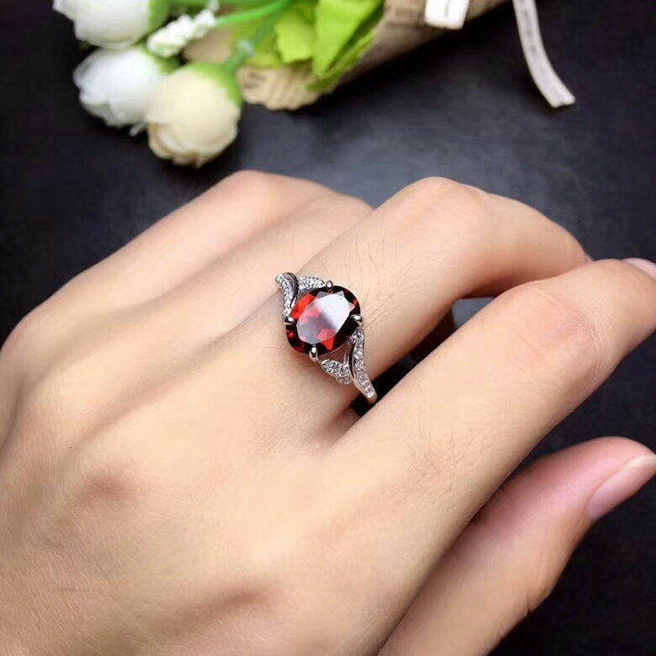 天然酒红石榴石戒指女s925银时尚