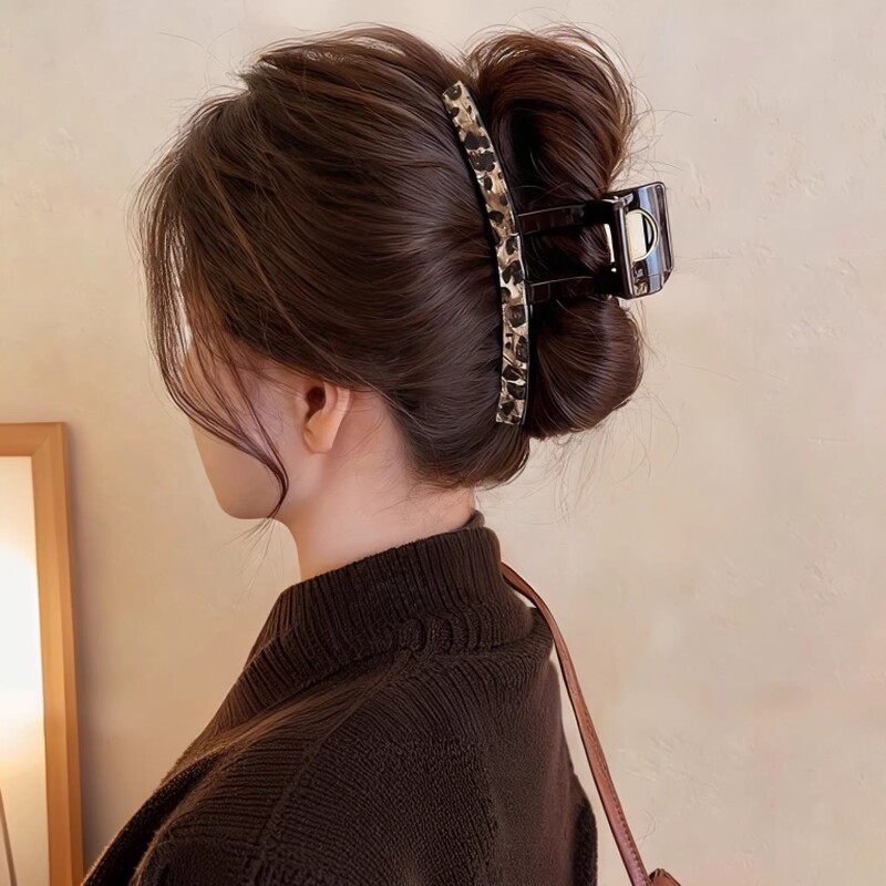 气质豹纹头发抓夹女2025新款高级感盘发鲨鱼夹饱满后脑勺发夹发饰
