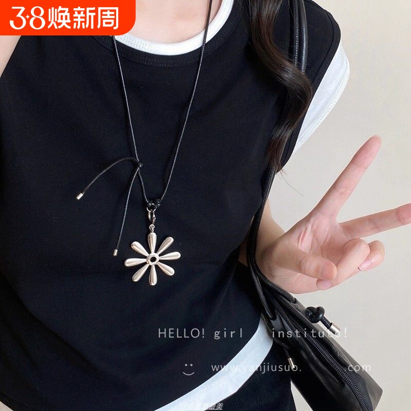 韩系银色花朵吊坠项链女2025新款简约小众设计百搭长款皮绳毛衣链