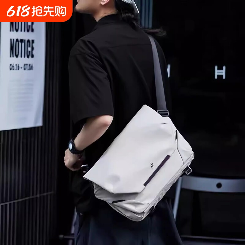 阿波罗磁吸扣机能挎包男士单肩包小众男包工装运动斜挎新款大容量