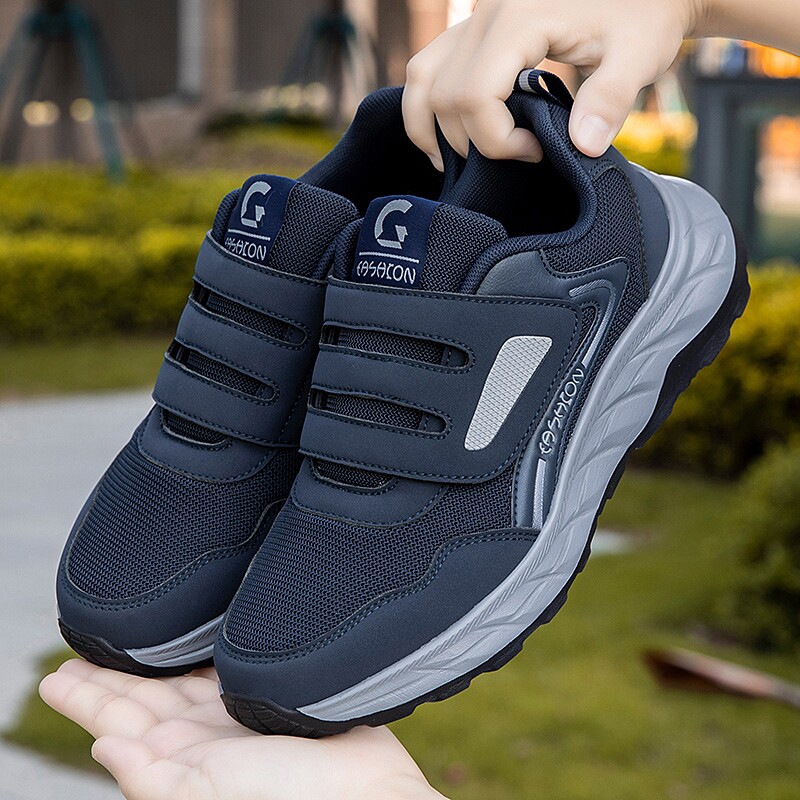 老人鞋春秋季防滑软底脚肥妈妈中老年健步鞋爸爸鞋老年人舒适加宽