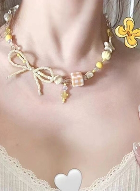 夏日多巴胺黄色配饰甜酷蝴蝶结串珠项链女度假拍照锁骨链甜美颈链
