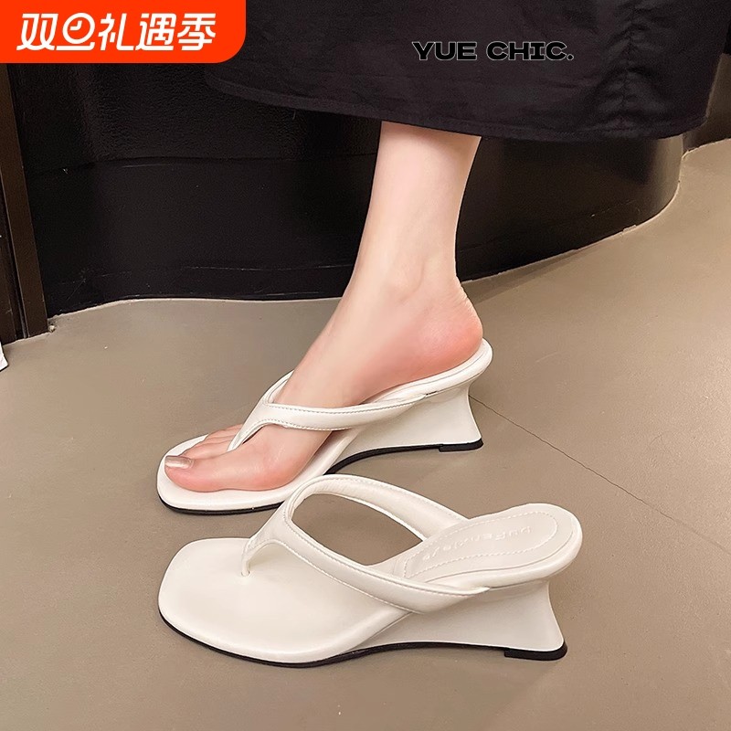 坡跟夹脚仙女风女夏季外穿2025新款法式人字拖鞋配裙子高跟凉拖鞋