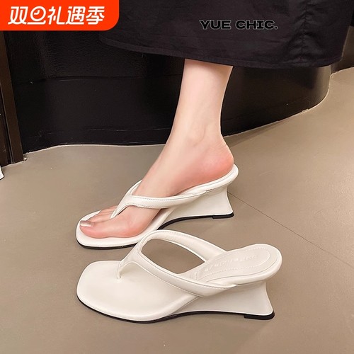 坡跟夹脚仙女风女夏季外穿2025新款法式人字拖鞋配裙子高跟凉拖鞋