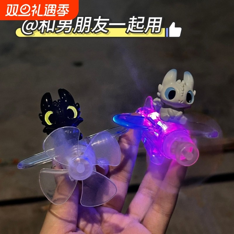 无牙仔风力发电小飞机电动车装饰摆件车载汽车氛围灯风能创意新款