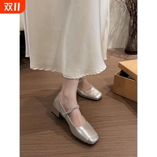银色单鞋 方头高跟鞋 女中粗跟小皮鞋 新款 配裙子玛丽珍 2025夏季 法式