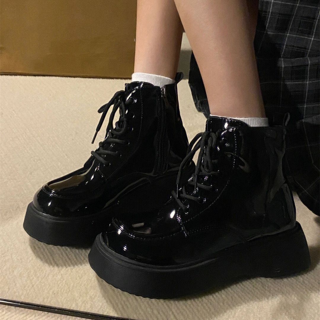 赵露思复古百搭厚底马丁靴女2025秋冬新款英伦风大头短靴漆皮女靴