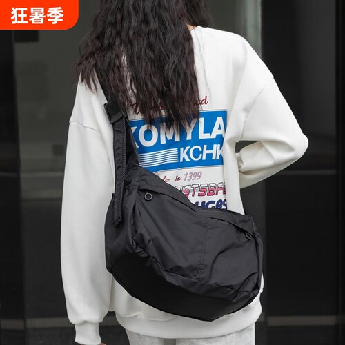 新款单肩包男女同款斜挎包运动风大容量休闲托特包女大学生包耐用