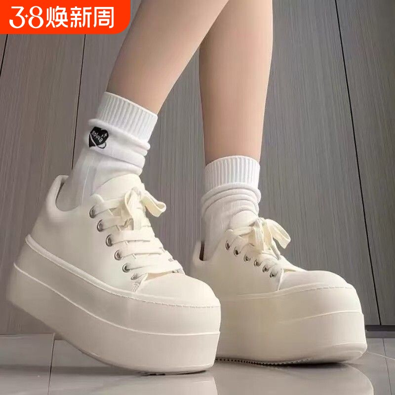 赵露思奶油超高6CM厚底小白鞋女2025秋冬新款百搭透气板鞋面包鞋