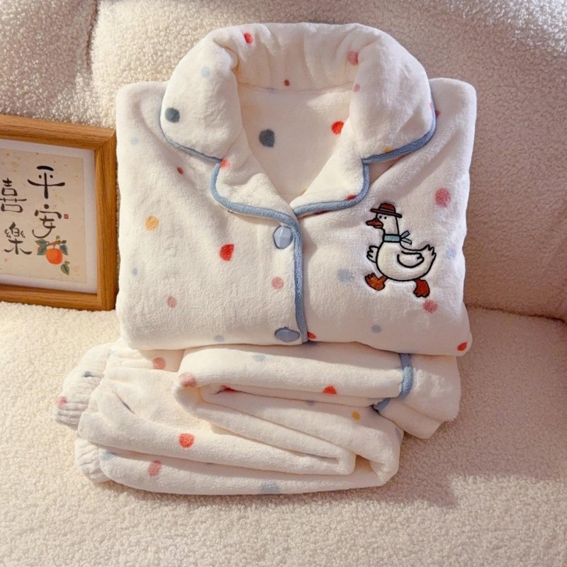 冬季女童可爱珊瑚绒睡衣加厚保暖法兰绒女孩中大童家居服kt猫波点