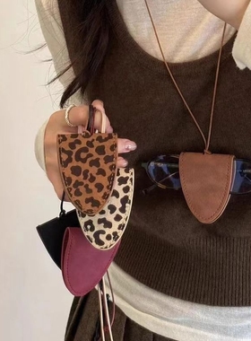 豹纹皮革眼镜链女款|207人收藏