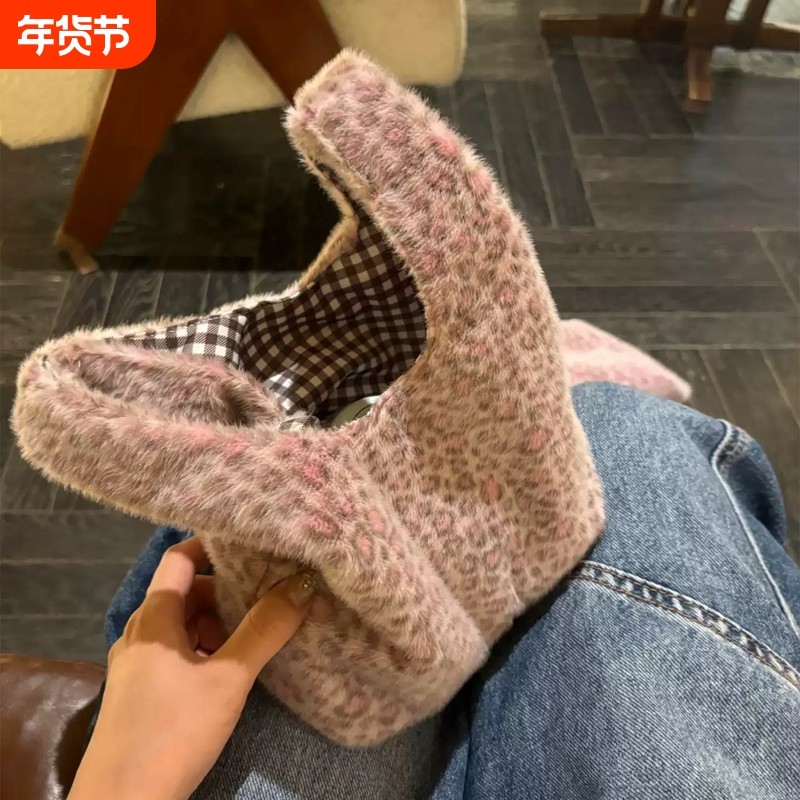 秋冬紫色豹纹手提包新款毛绒通勤休闲手腕包上班杂物外出手拎小包