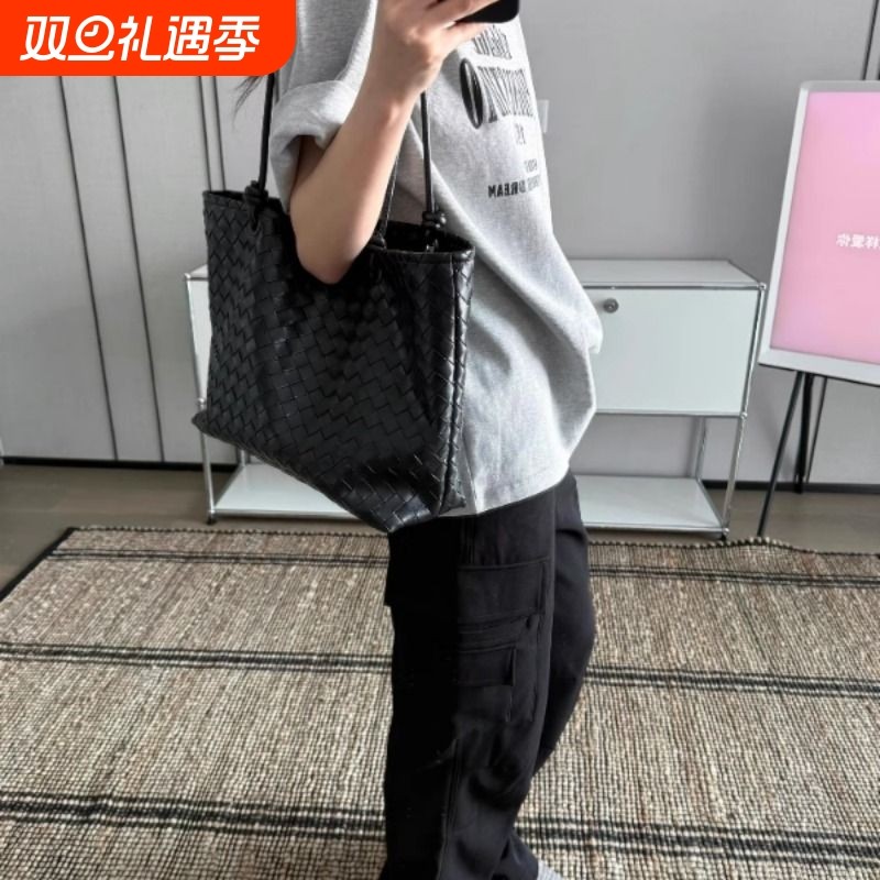 2025新款高级感黑色通勤编织托特包大容量无性别单肩手提包包背包
