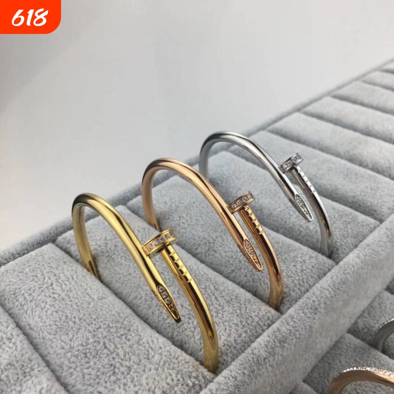 手镯女高级感轻奢小众窄版钛钢玫瑰金色钉子情侣手环白金黄金