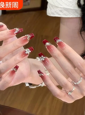过年穿戴甲新年甲片美甲法式红色爆闪高级中长梯显白手工黑皮蕾丝