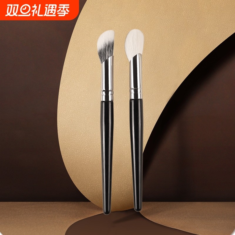 CHICHODO  羊毛纤维毛指腹 腮红刷 化妆刷高级感