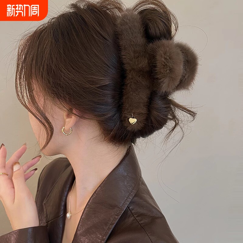 高级感大号头发抓夹女2025新款秋冬毛绒鲨鱼夹后脑勺发夹夹子头饰