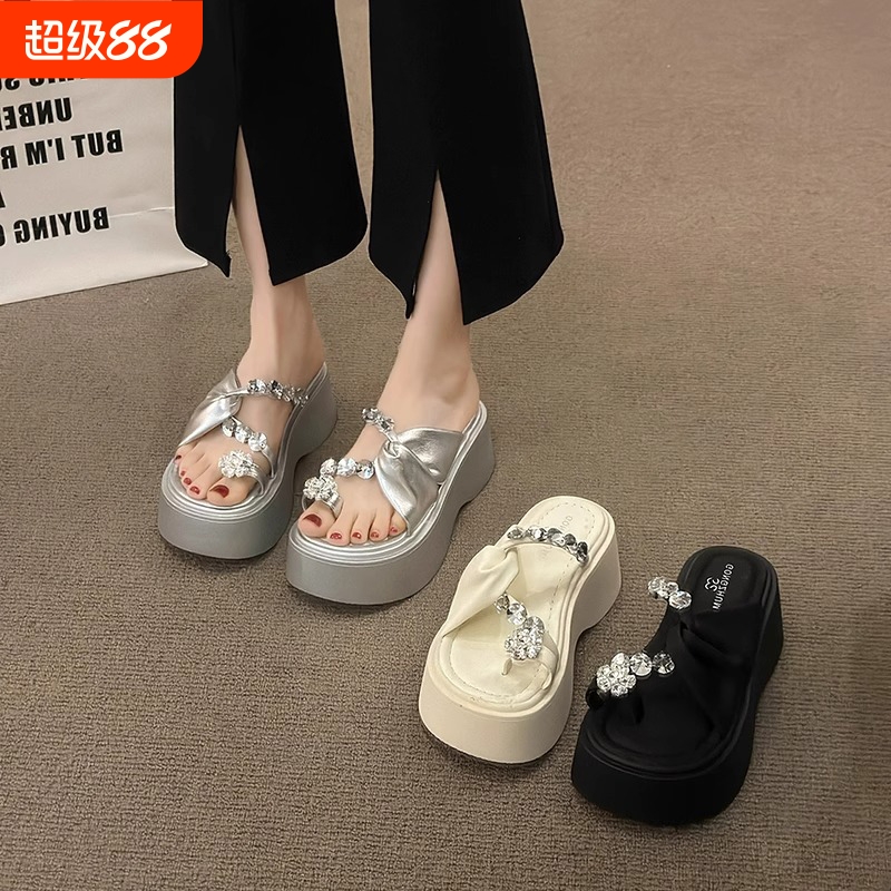 松糕厚底高跟套趾凉拖鞋女夏外穿2025新款配裙子水钻人字拖凉鞋子