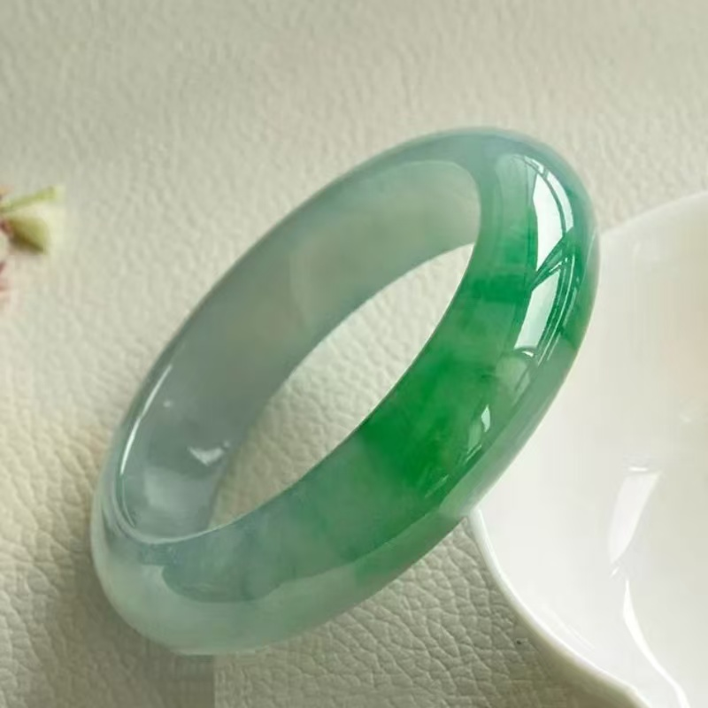 缅甸冰种翡翠玉手镯女款