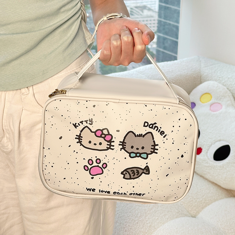 2025新款便携外出收纳包大容量化妆品化妆刷分区洗漱包化妆包包女