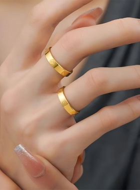 钛钢戒指仿黄金戒指女宽版卡家轻奢对戒婚戒情侣镀金对戒