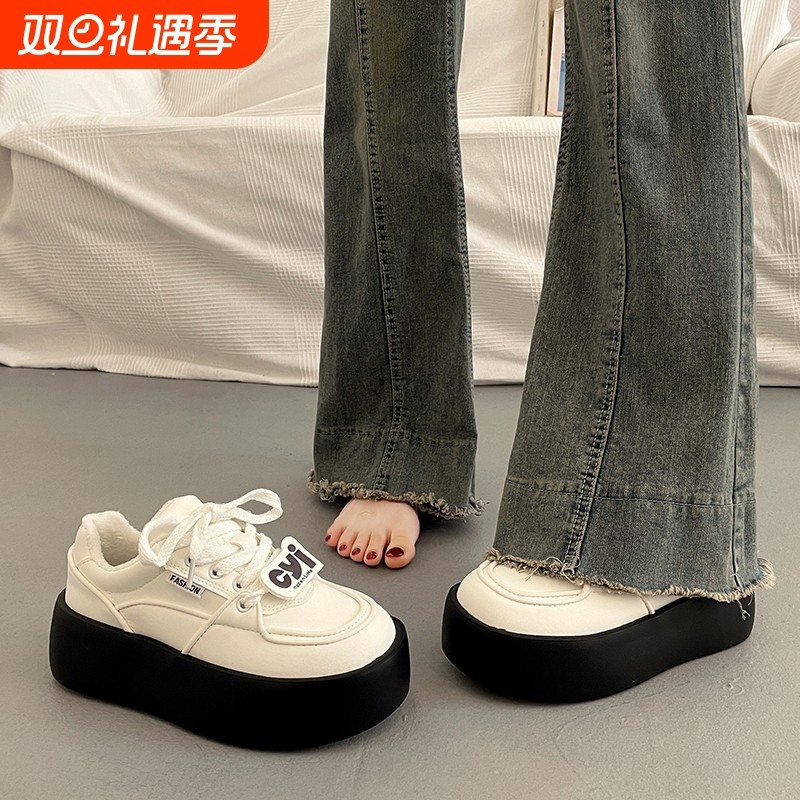 高级感百搭厚底小白鞋女秋季小众松糕板鞋2025新款增高运动休闲鞋