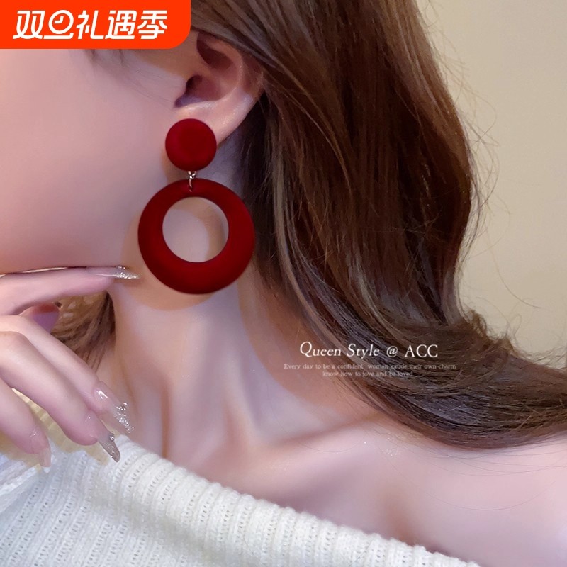 秋冬百搭新款复古丝绒红绿撞色气质耳环港风几何圈圈耳钉耳饰玫瑰