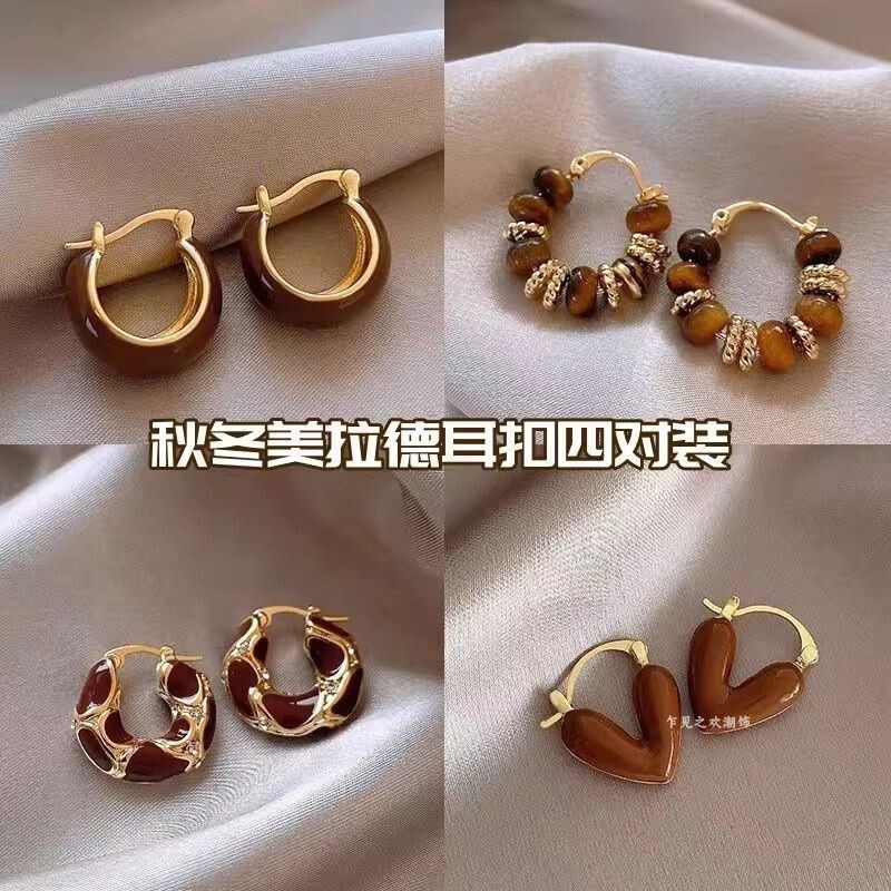 过年法式港风耳扣气质简约小众精致高级复古感琥珀女耳环秋冬棕色