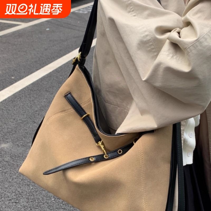磨砂复古包包女大容量2025新款秋冬小众单肩托特包多功能双肩背包