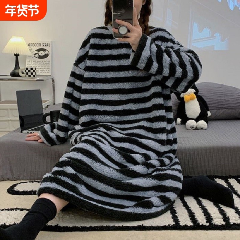 睡裙女冬款珊瑚绒秋冬法兰绒睡衣女新款宽松大码可外穿保暖家居服