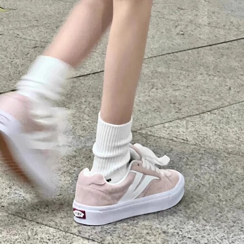 意尔康心选2026春秋新款ins高颜值面包鞋女增高滑板鞋校园风百搭