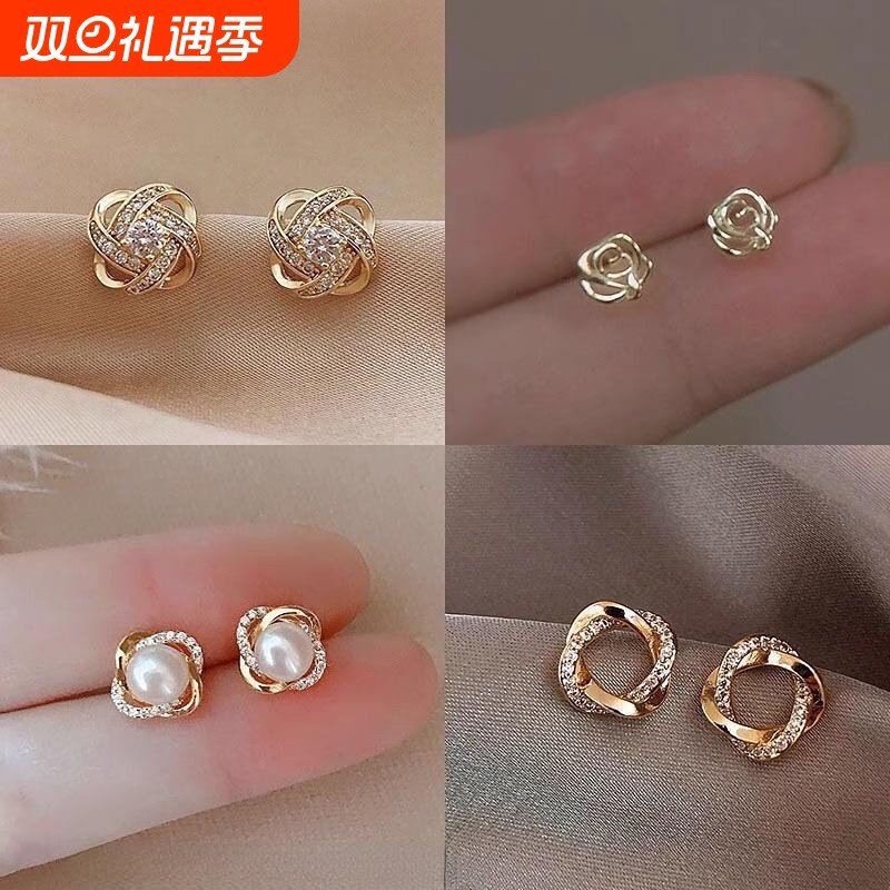 s925银针小香风气质四叶草耳钉女小众设计高级感配饰耳环淡水纯银