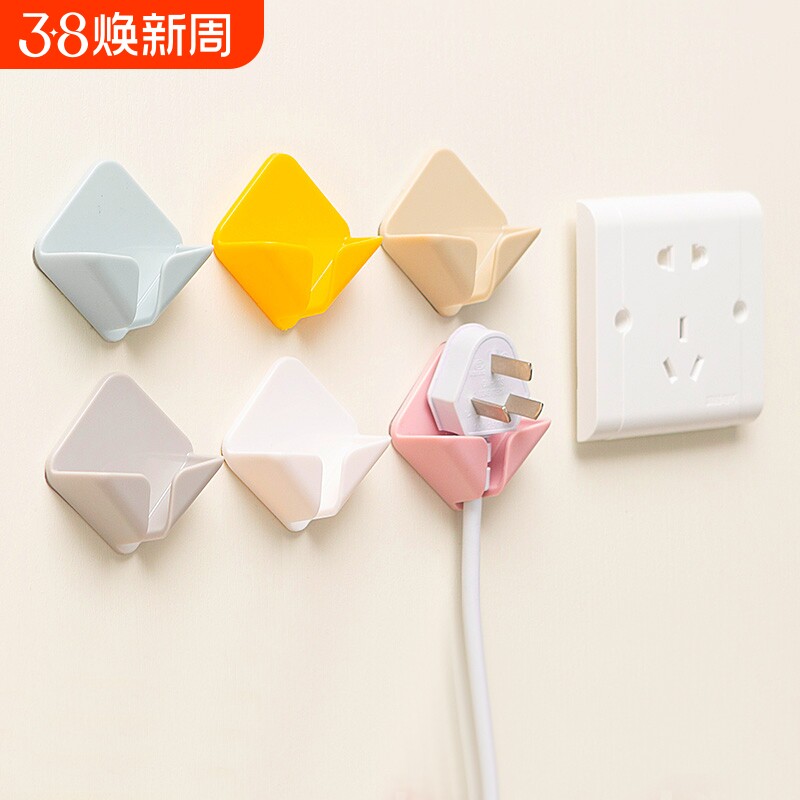 多功能插头挂钩创意墙上壁挂厨房免打孔粘贴插座收纳固定器承重