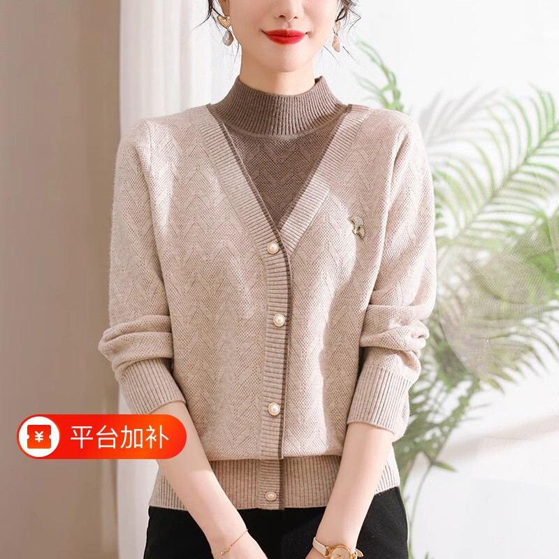 中年妈妈春装新款毛衣女春秋冬加绒加厚中老年人假两件长袖打底衫