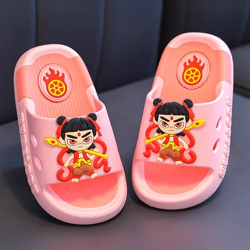儿童拖鞋浴室防滑男女童软底室内夏季凉拖鞋2026新款哪吒高颜值