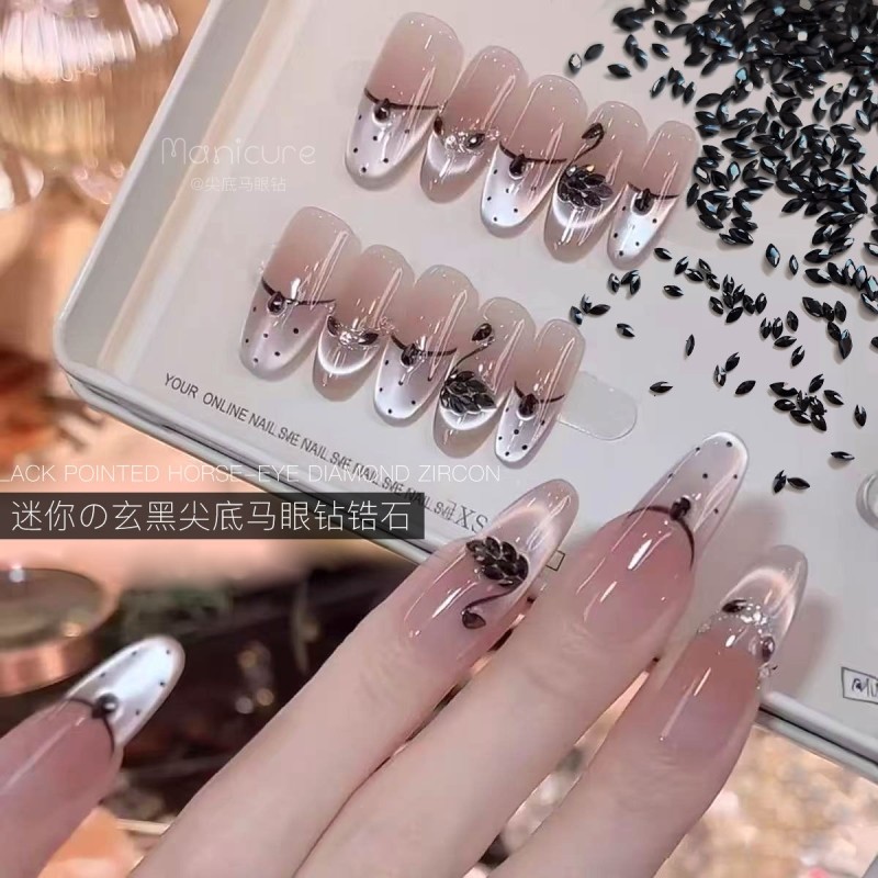 尖底黑色马眼锆石美甲饰品混装迷你小号纯黑菱形水钻指甲配饰,彩妆/香水/美妆工具,指甲装饰,淘宝优惠券,粉丝福利购,淘宝优惠卷