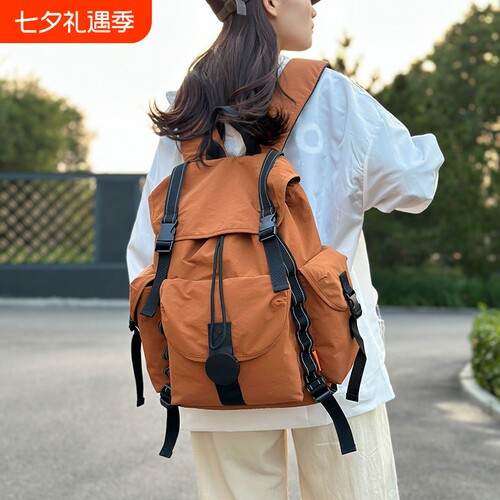 户外徒步登山包女士新款轻便旅游大容量双肩包高颜值防水旅行背包