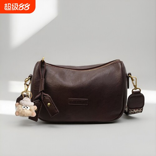 伊布古奇今年流行包包2025新款斜挎包女士复古小众枕头包腰包单肩